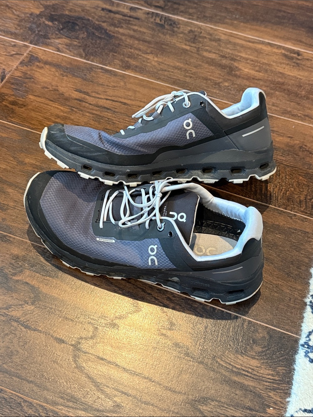 On Running Men's Trail Shoes in Gray and Black